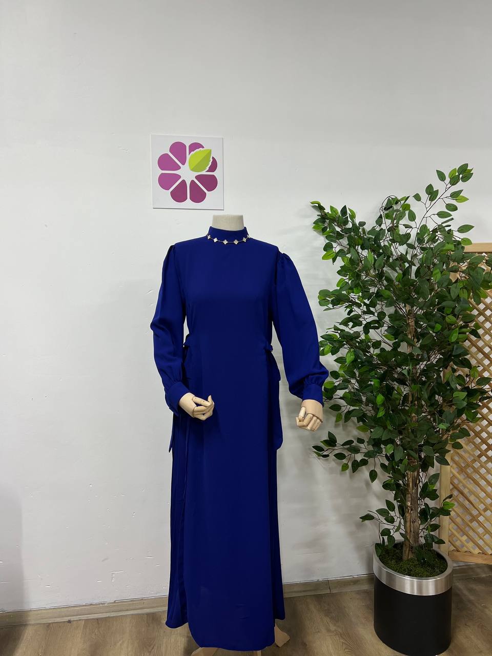 Lara Yan Büzgülü Elbise (Mavi) 2026