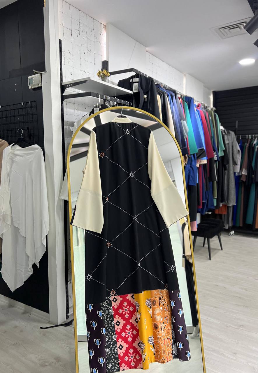 Samar Ferace siyahNakışlı Göğüs Detaylı