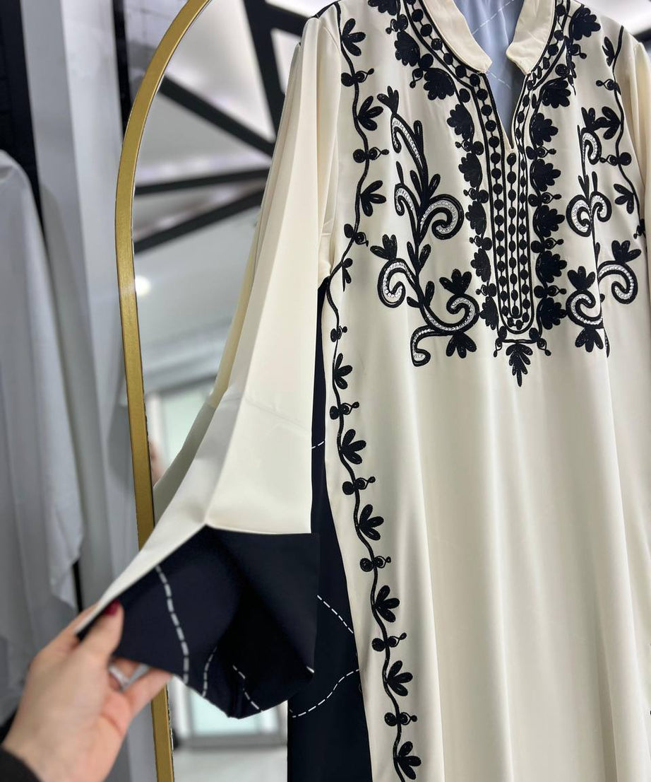 Samar Ferace siyahNakışlı Göğüs Detaylı