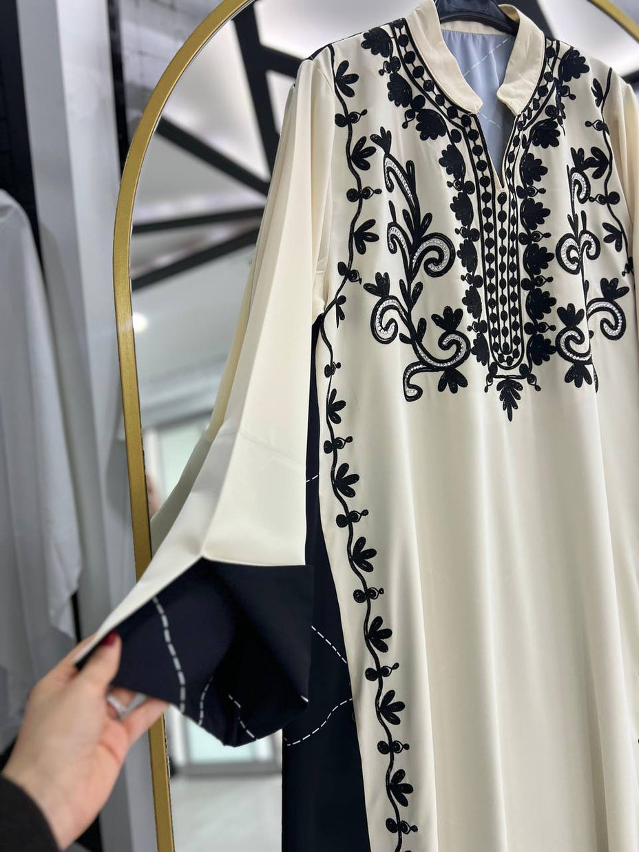 Samar Ferace siyahNakışlı Göğüs Detaylı