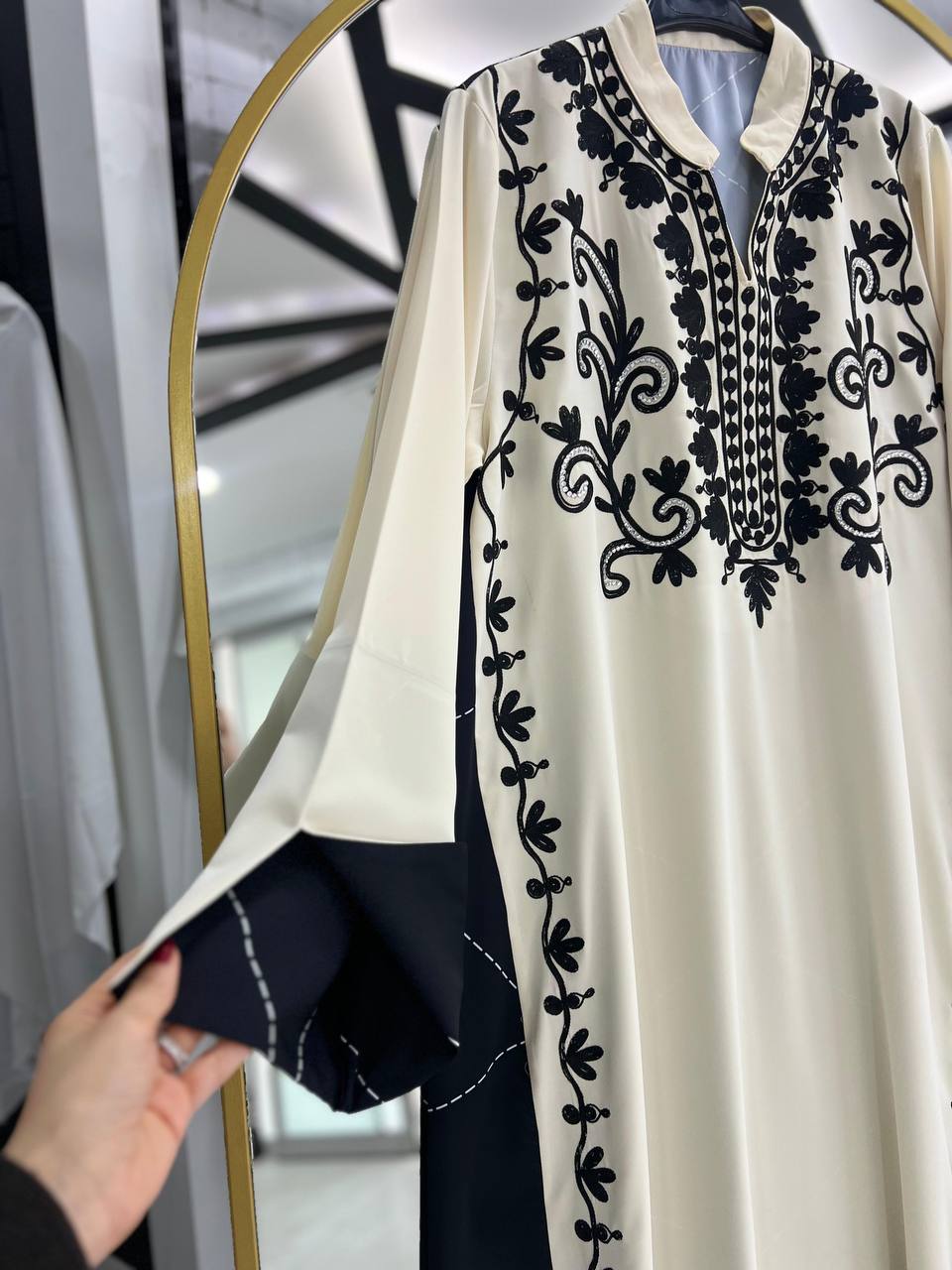 Samar Ferace siyahNakışlı Göğüs Detaylı