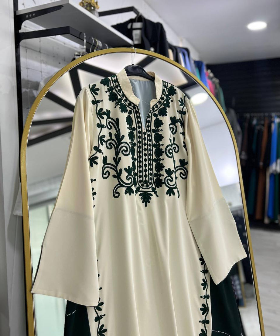 Samar Ferace Zümrüt Nakışlı Göğüs Detaylı