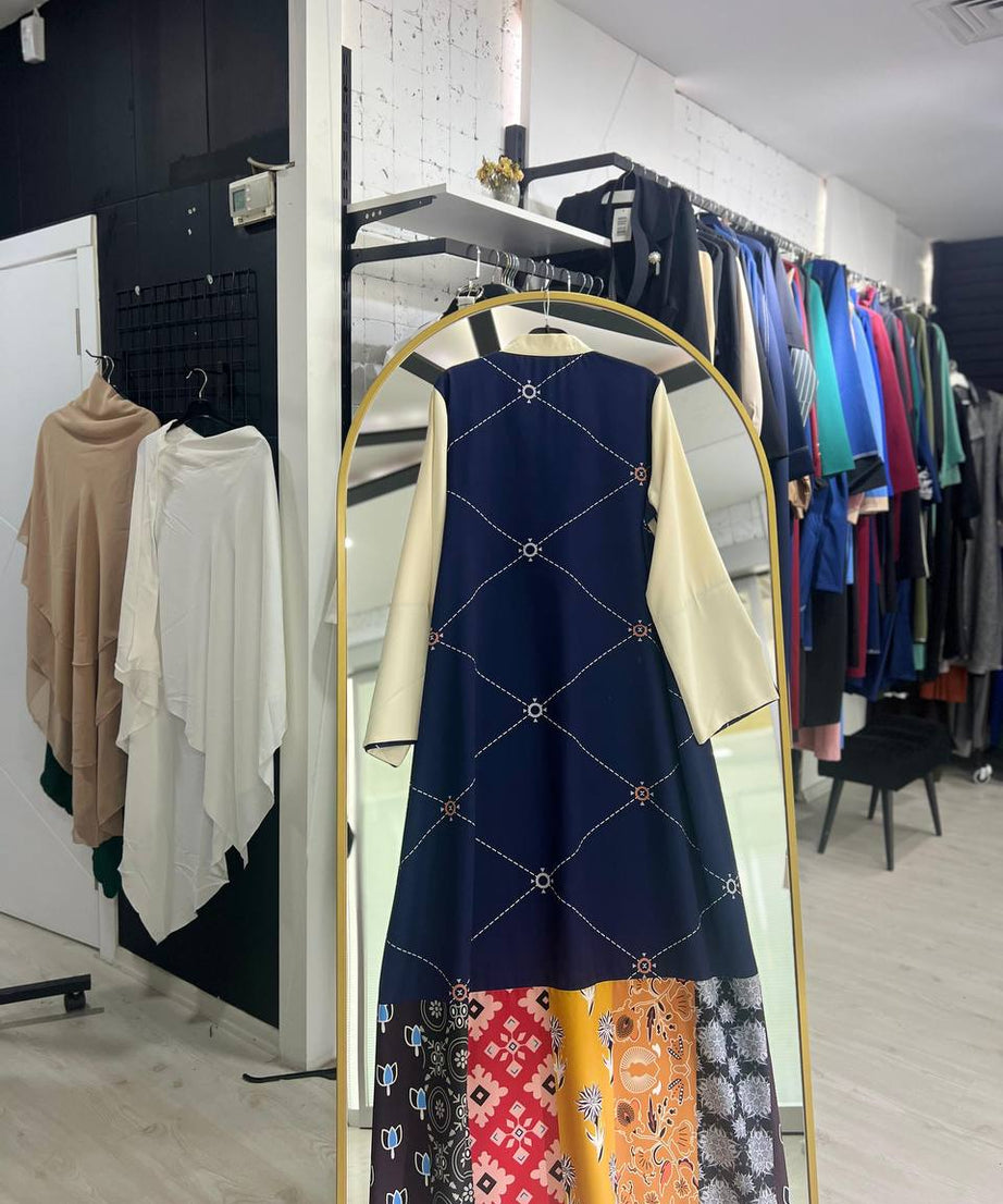 Samar Ferace Mavi Nakışlı Göğüs Detaylı